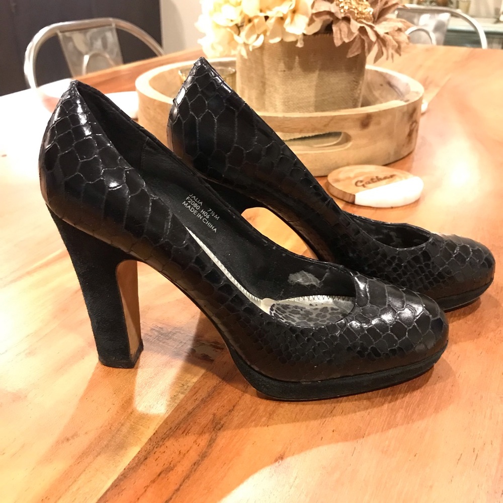Calvin Klein snake pattern black pumps
